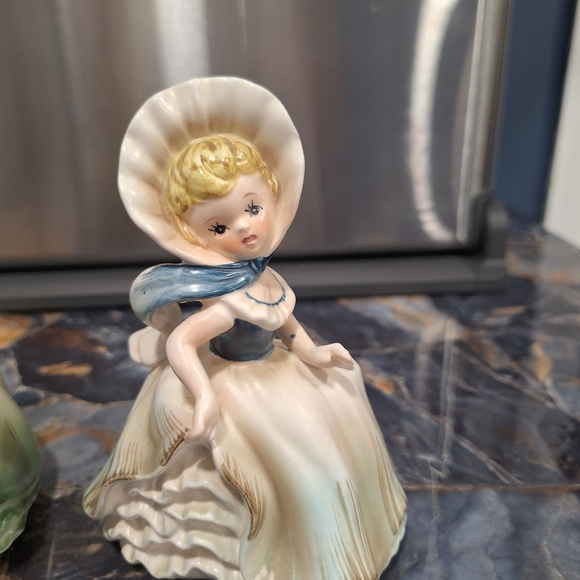 Vintage Napco Ceramic Victorian Ladies In Fancy Dresses And Bonnets Planters - Picture 3 of 13